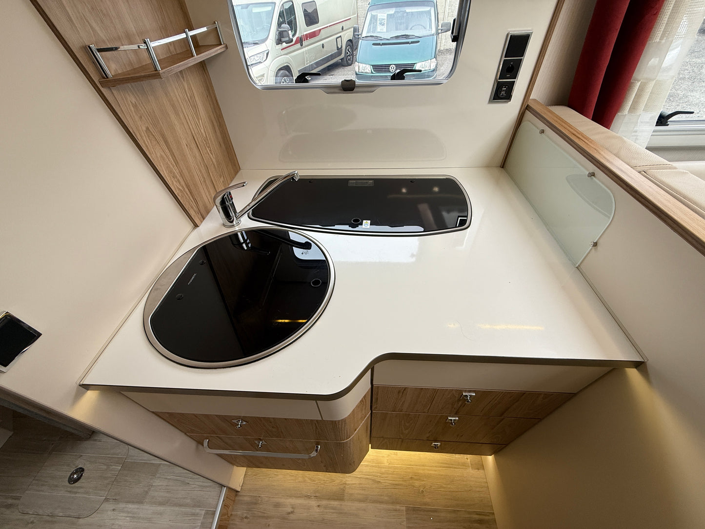 Pilote G740, 2x klima, el. markýza, měchy, měnič, solár - ODPOČET DPH