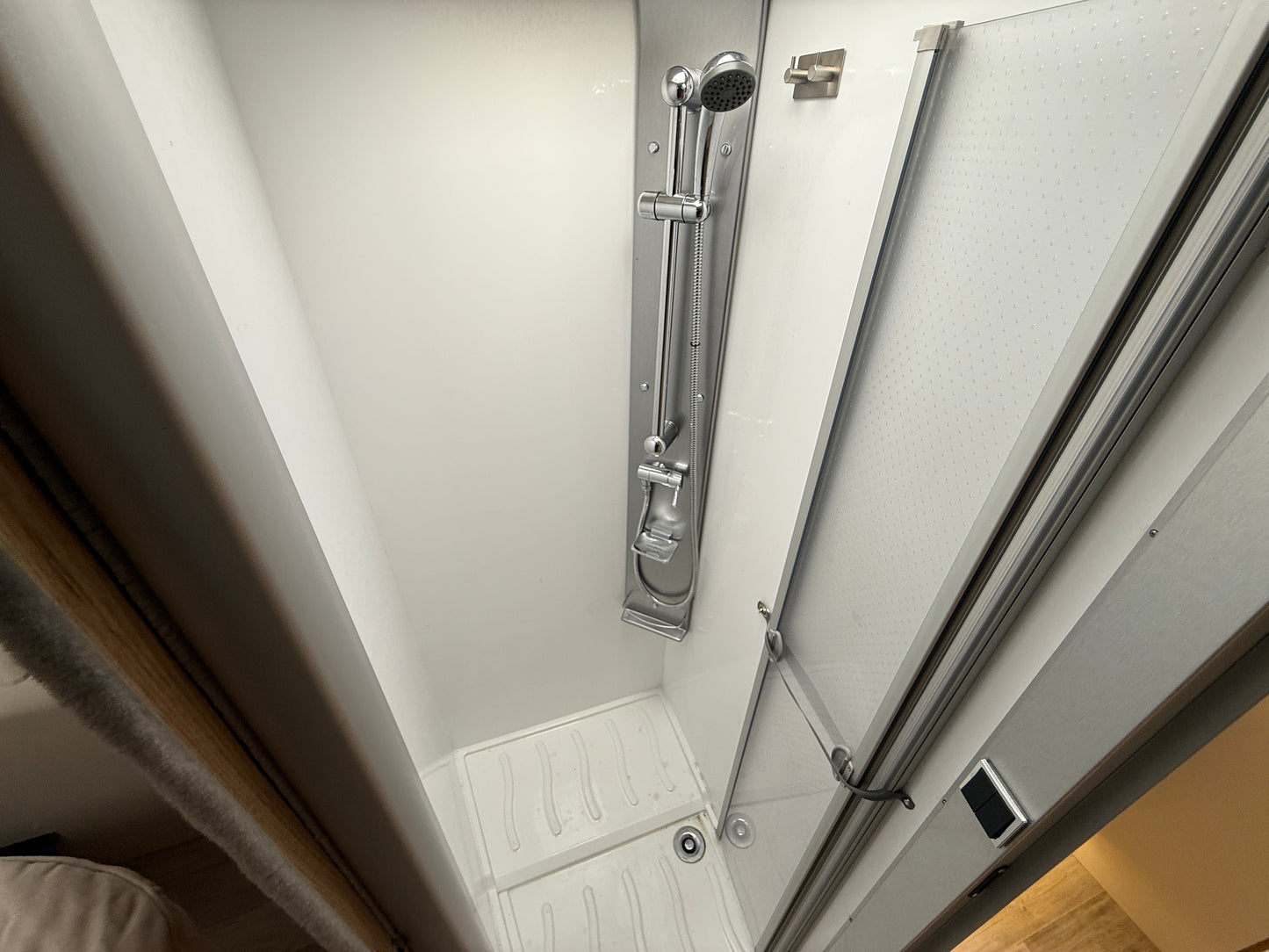 Pilote G740, 2x klima, el. markýza, měchy, měnič, solár - ODPOČET DPH