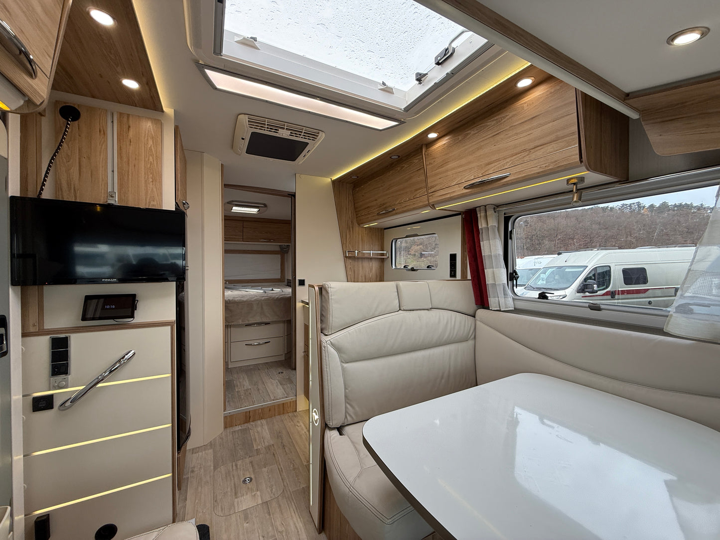 Pilote G740, 2x klima, el. markýza, měchy, měnič, solár - ODPOČET DPH