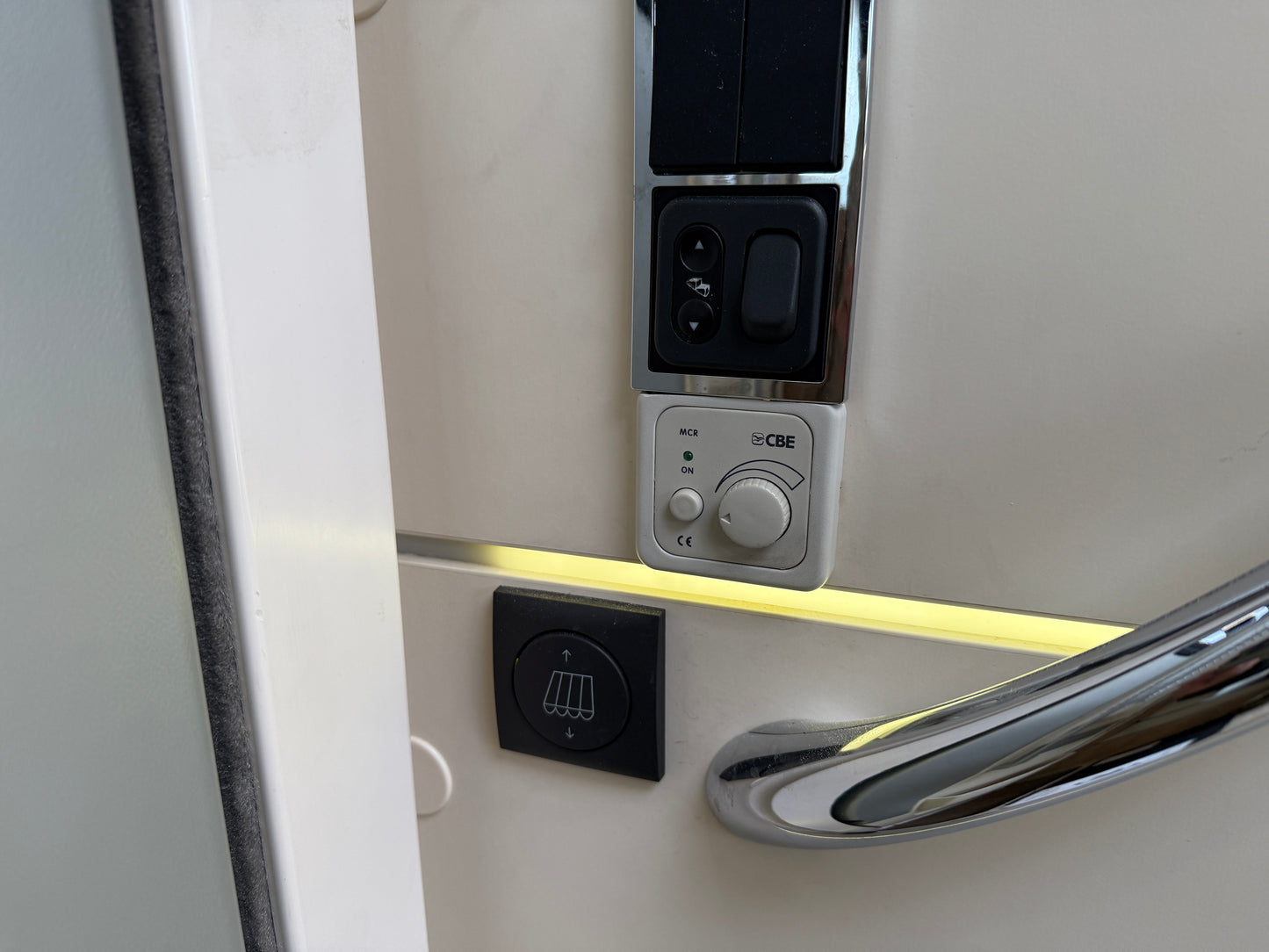 Pilote G740, 2x klima, el. markýza, měchy, měnič, solár - ODPOČET DPH