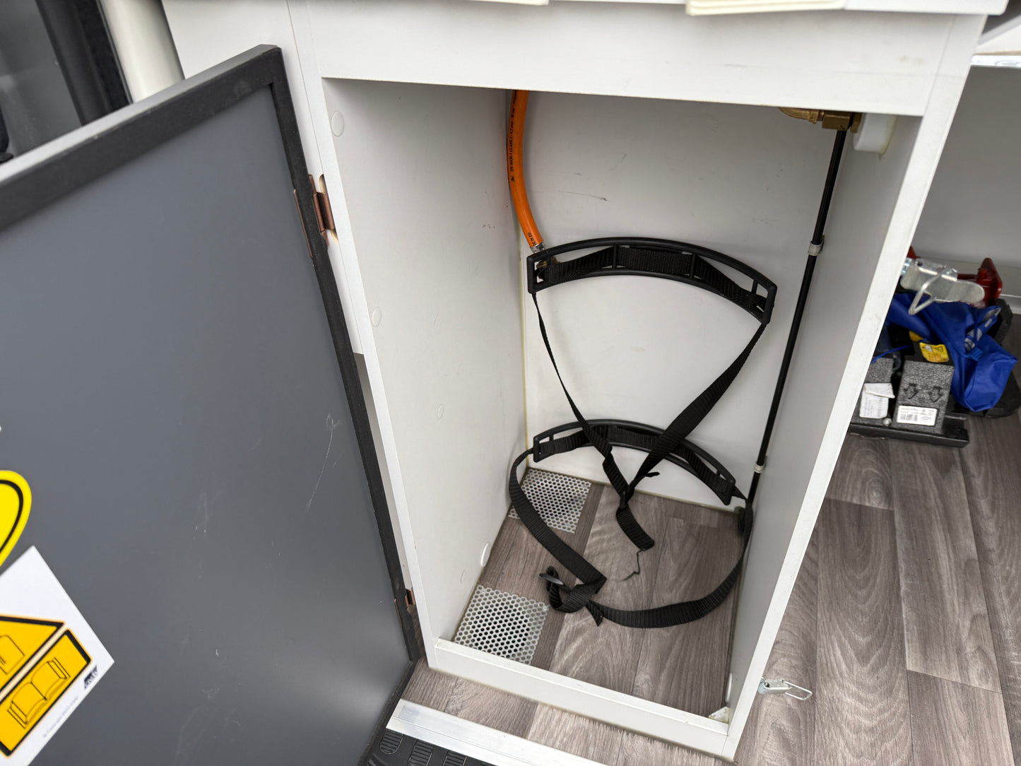 Ahorn 550 VAN, 2021, markýza, Truma diesel