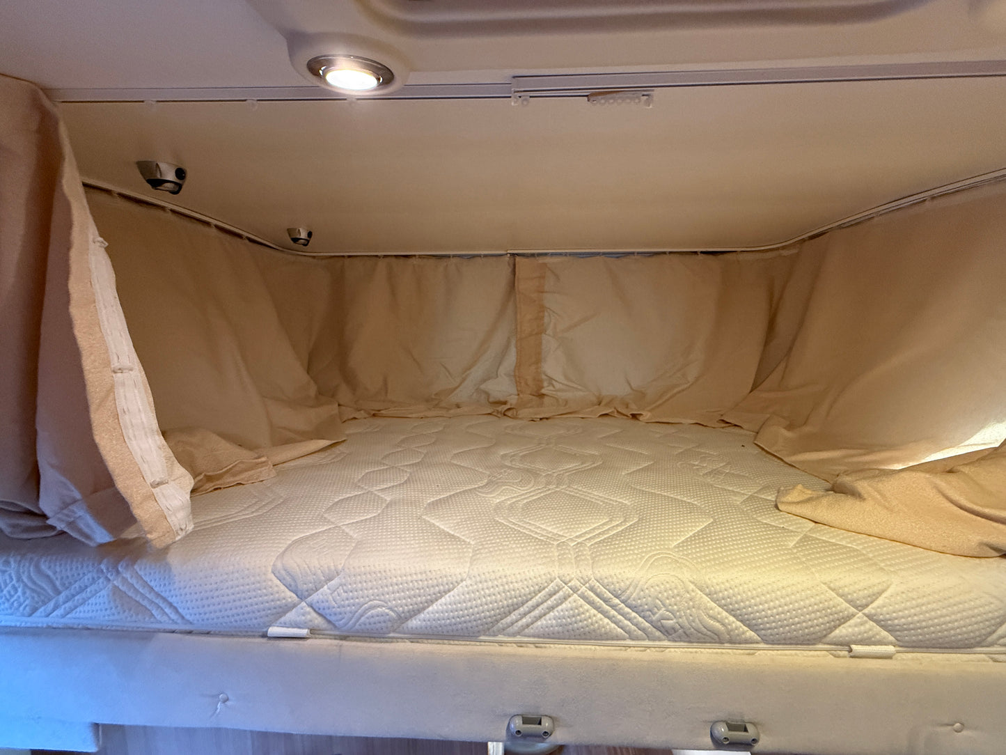 Ahorn K - LINE 95 plus, 2014, solár, sjížděcí postel, měchy