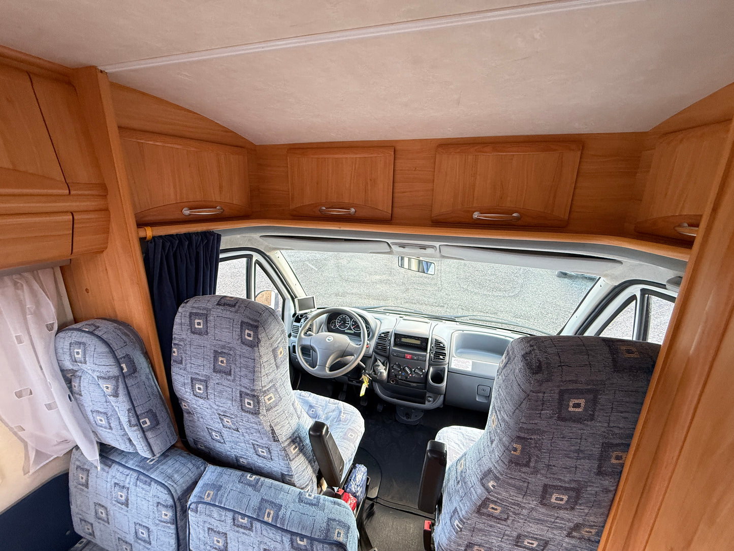 Adria, 2004, 2.8 jtd, 6 osob na jízdu, solárná panely