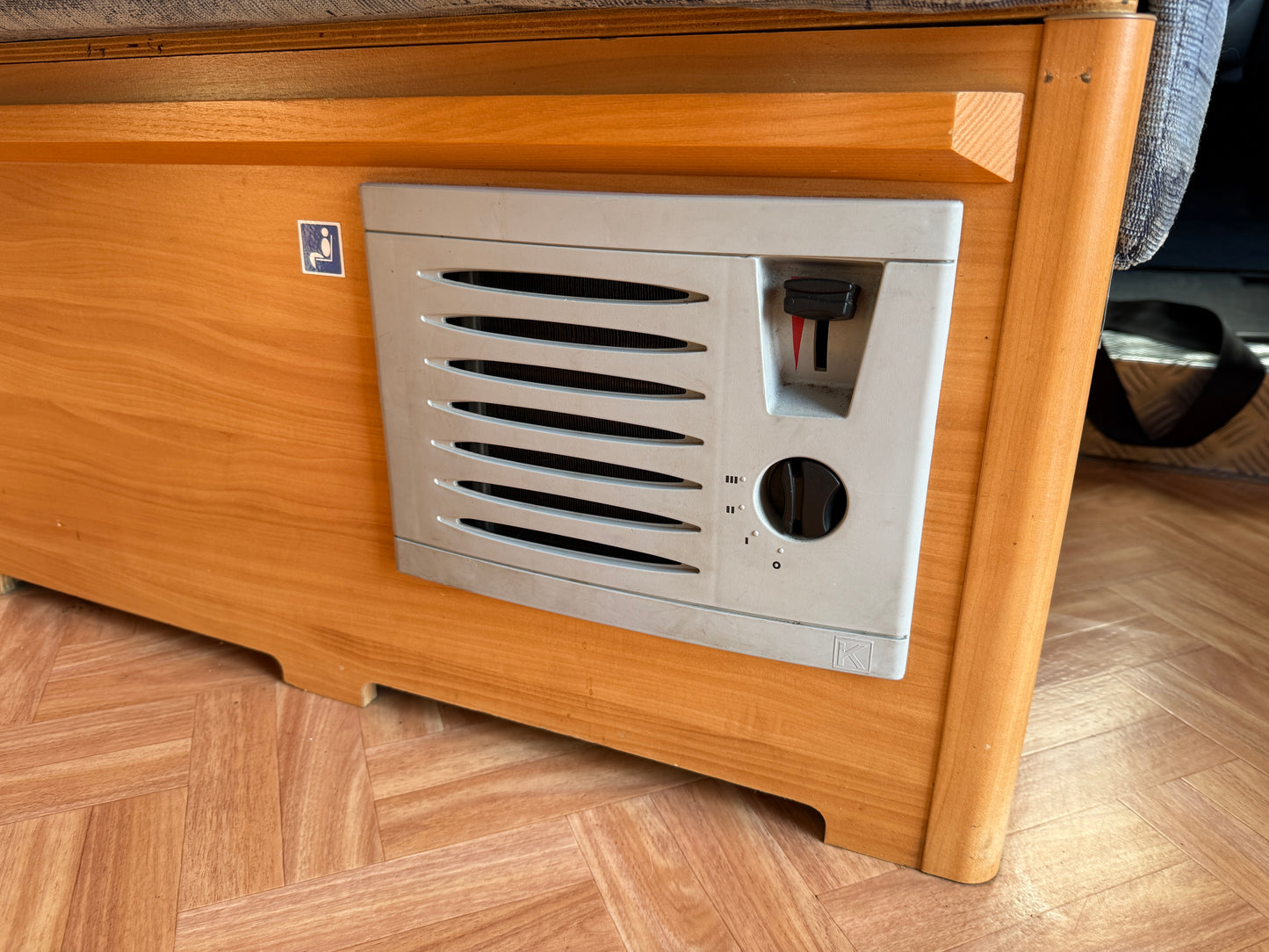 Adria, 2004, 2.8 jtd, 6 osob na jízdu, solárná panely