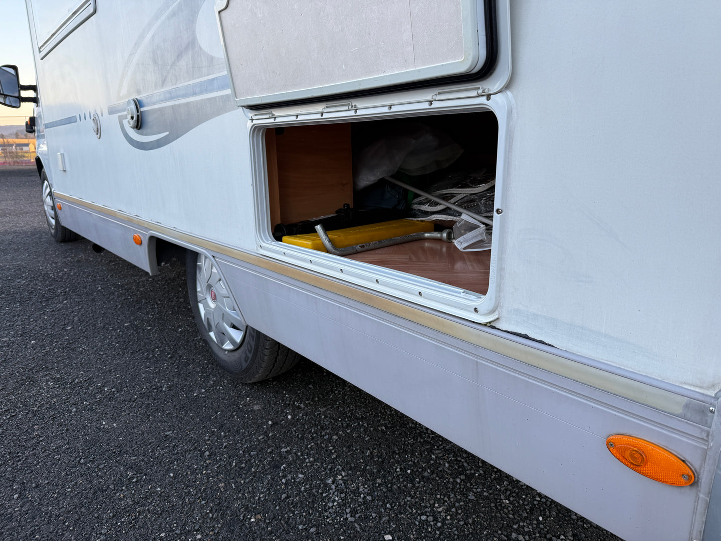 Adria, 2004, 2.8 jtd, 6 osob na jízdu, solárná panely