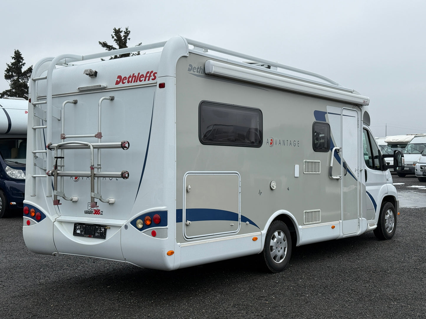 Dethleffs Advantage, 3.0 jtd, 4 osoby, Truma, podélné postele