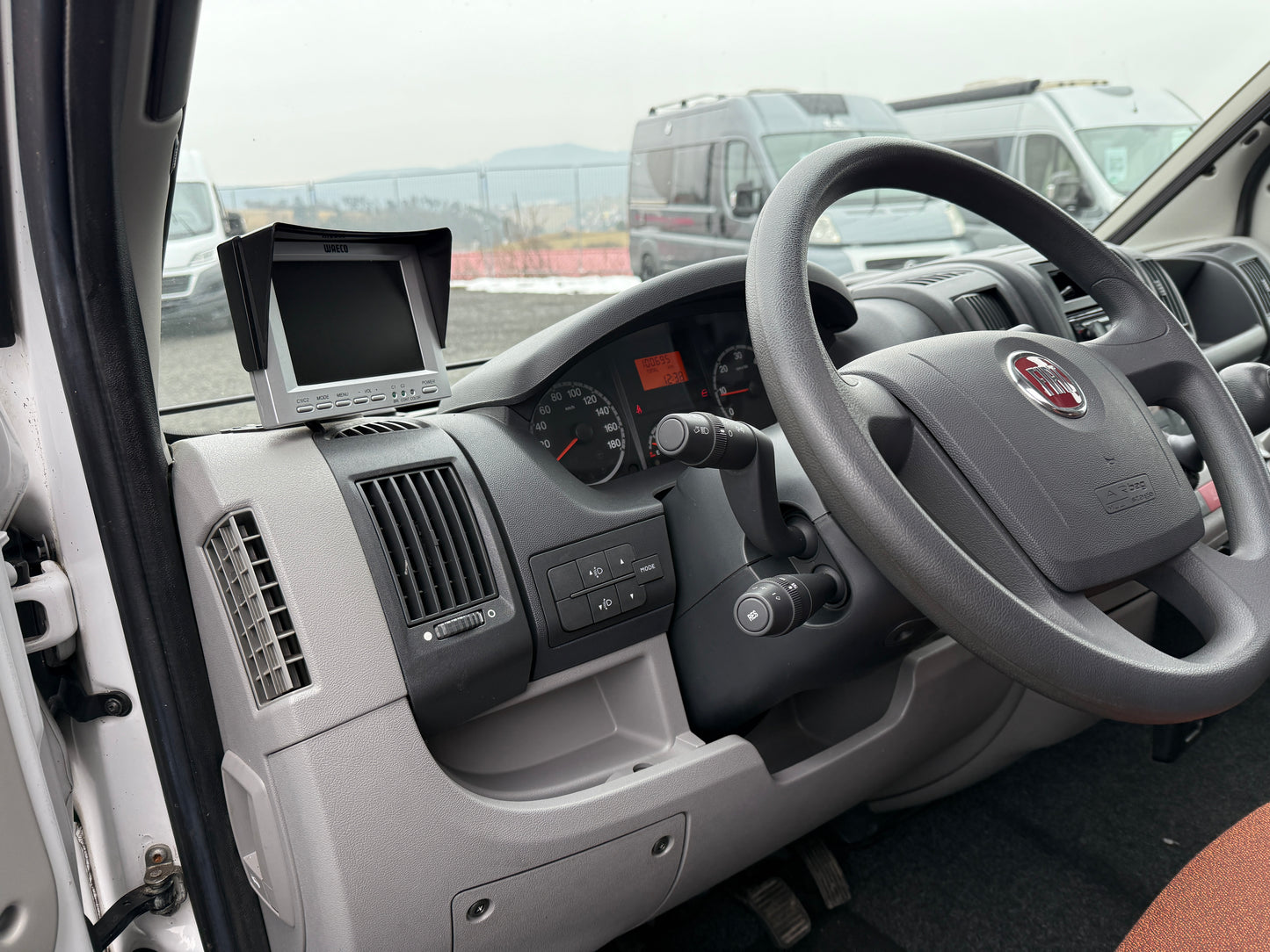 Dethleffs Advantage, 3.0 jtd, 4 osoby, Truma, podélné postele