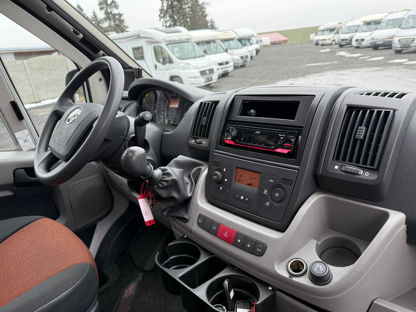 Dethleffs Advantage, 3.0 jtd, 4 osoby, Truma, podélné postele