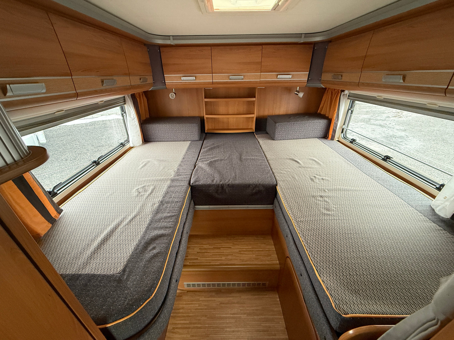 Dethleffs Advantage, 3.0 jtd, 4 osoby, Truma, podélné postele