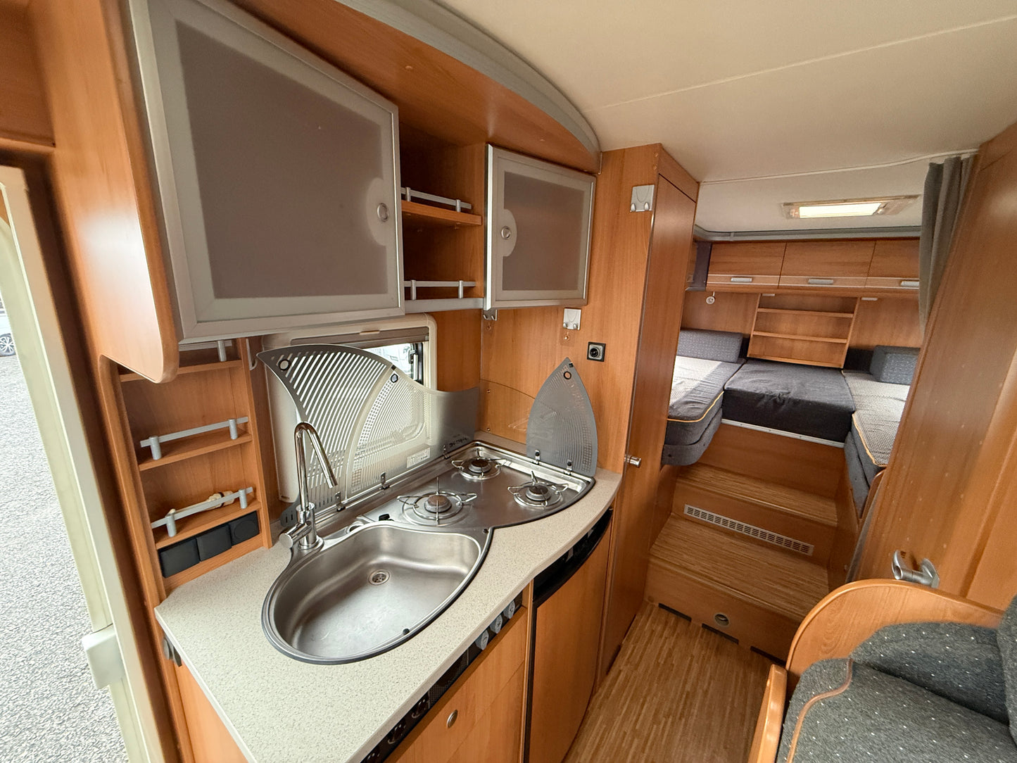 Dethleffs Advantage, 3.0 jtd, 4 osoby, Truma, podélné postele