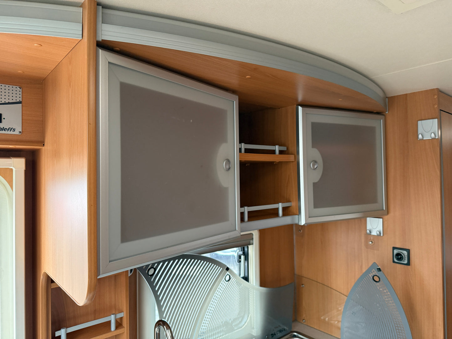 Dethleffs Advantage, 3.0 jtd, 4 osoby, Truma, podélné postele