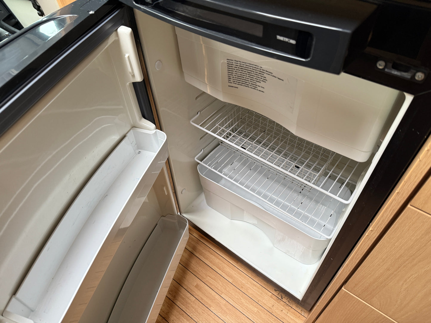 Dethleffs Trend, královská postel, markýza, držák motorky