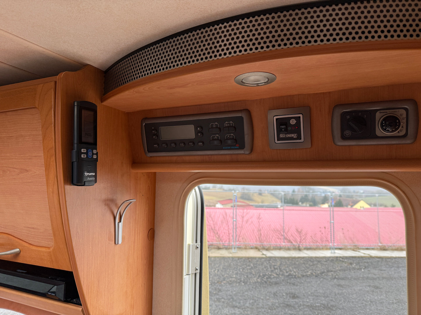 Eura Mobil, expediční úprava, LPG generátor, solár - REZERVACE