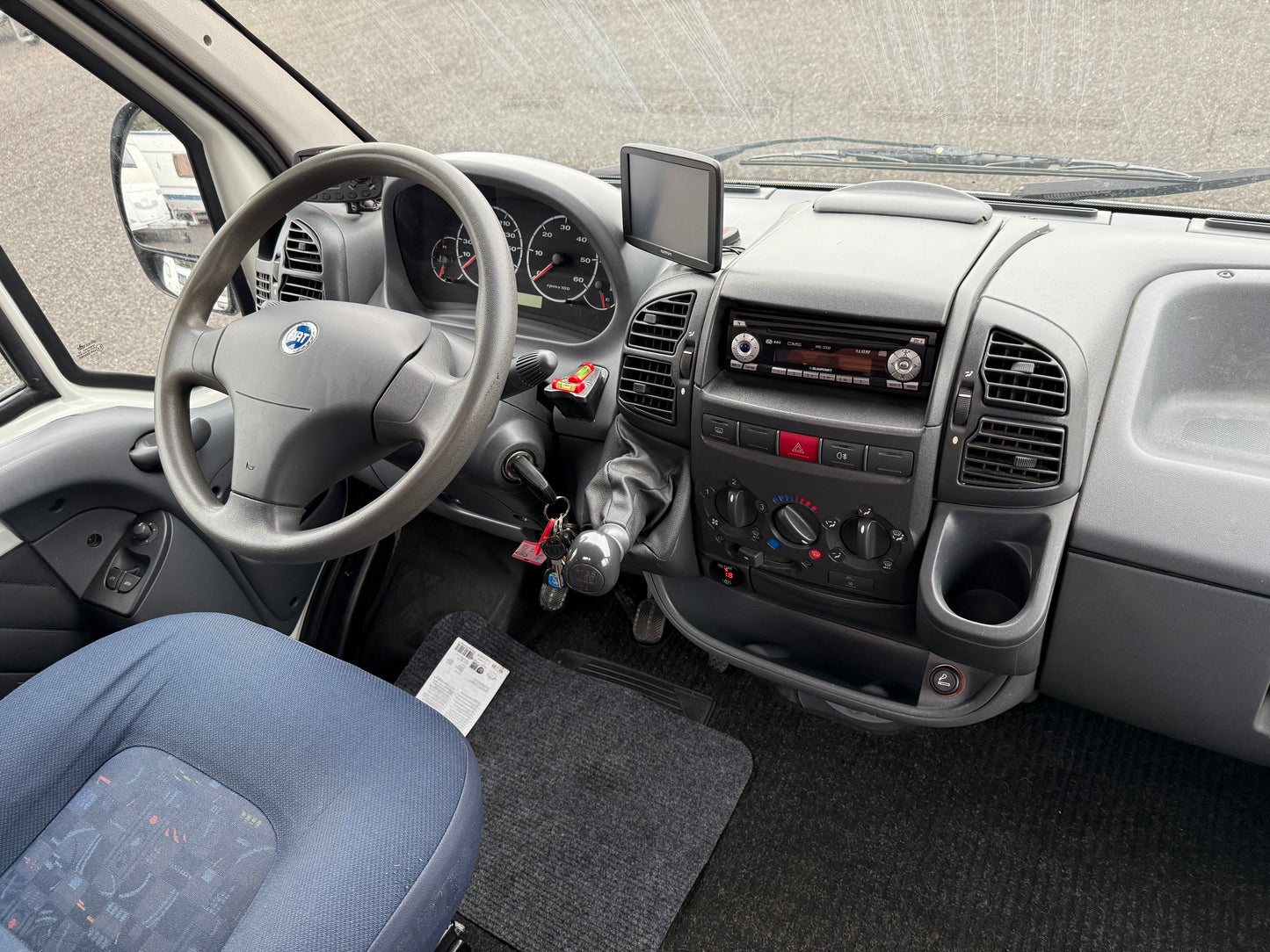 Eura Mobil, expediční úprava, LPG generátor, solár - REZERVACE