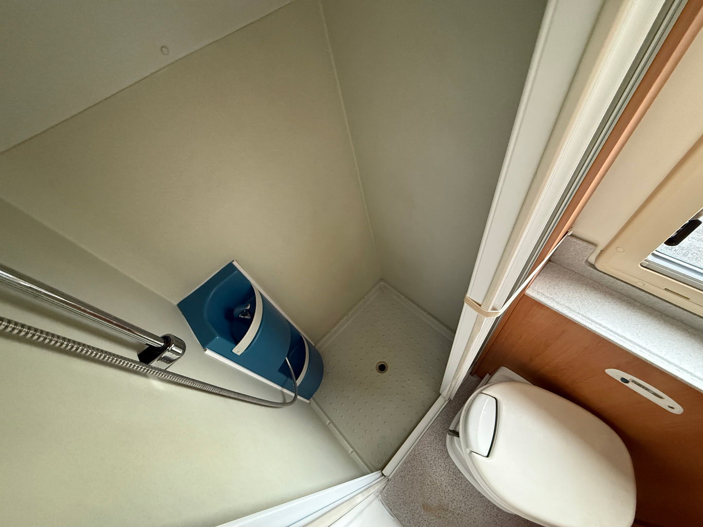 Eura Mobil, expediční úprava, LPG generátor, solár - REZERVACE