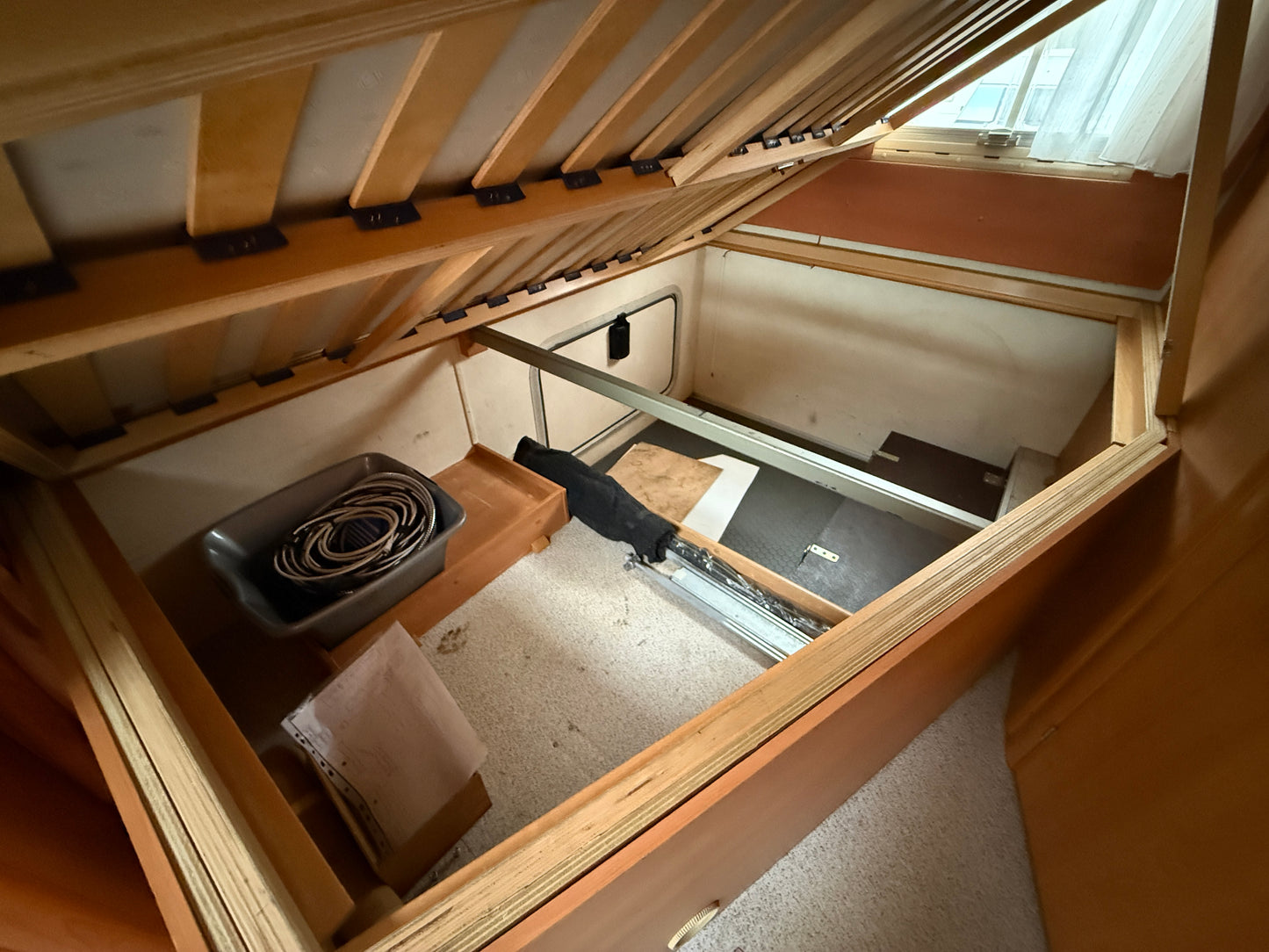 Eura Mobil, expediční úprava, LPG generátor, solár - REZERVACE