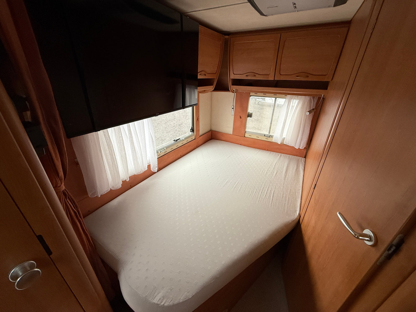 Eura Mobil, expediční úprava, LPG generátor, solár - REZERVACE