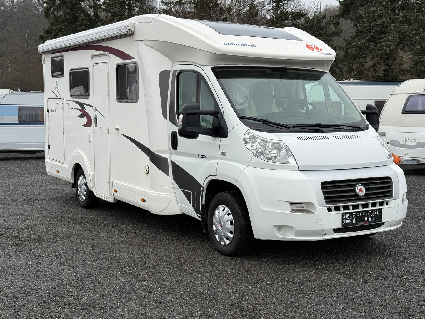 Eura Mobil, 2.3 jtd, solár, sjížděcí postel, Truma