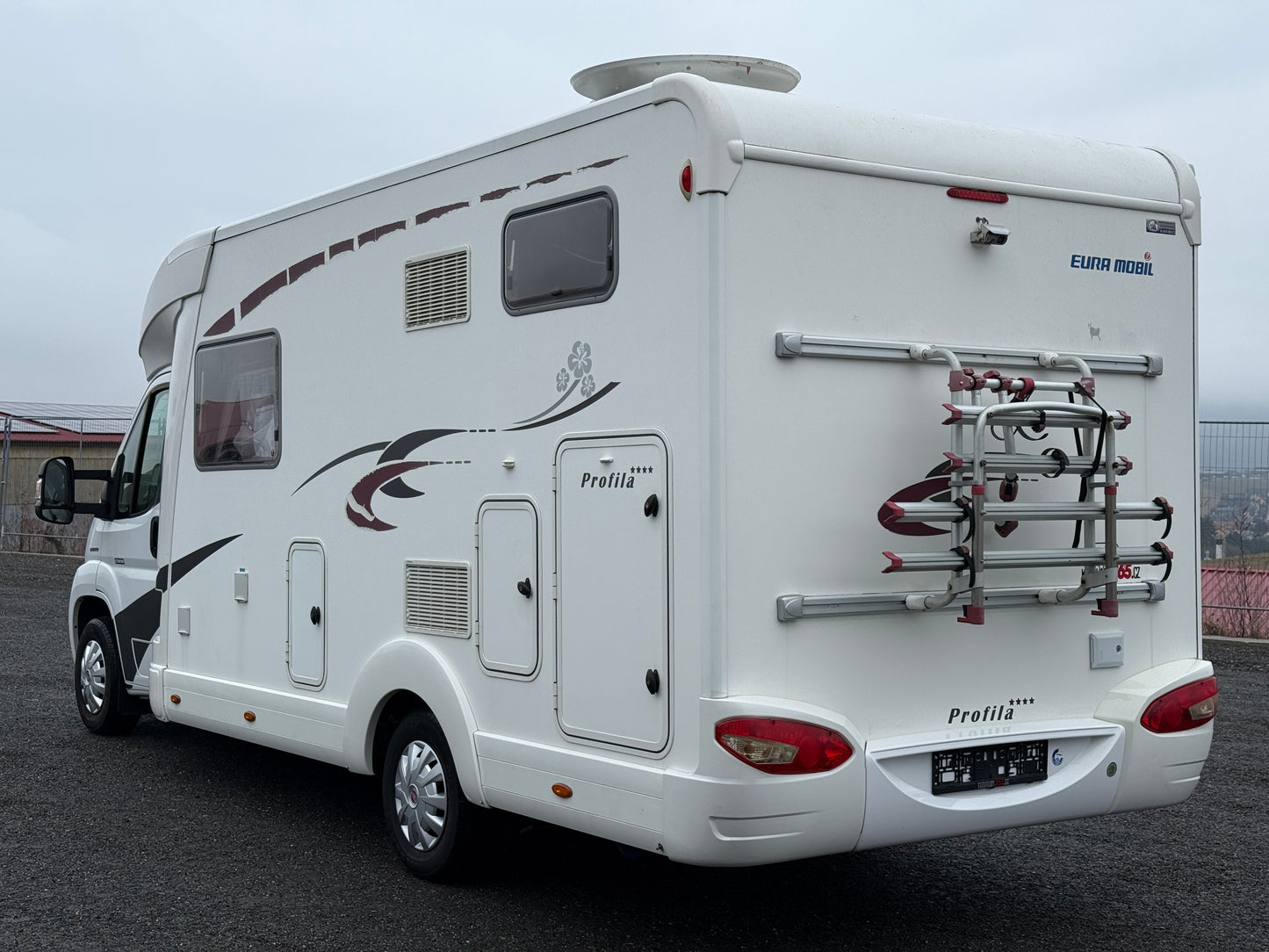 Eura Mobil, 2.3 jtd, solár, sjížděcí postel, Truma