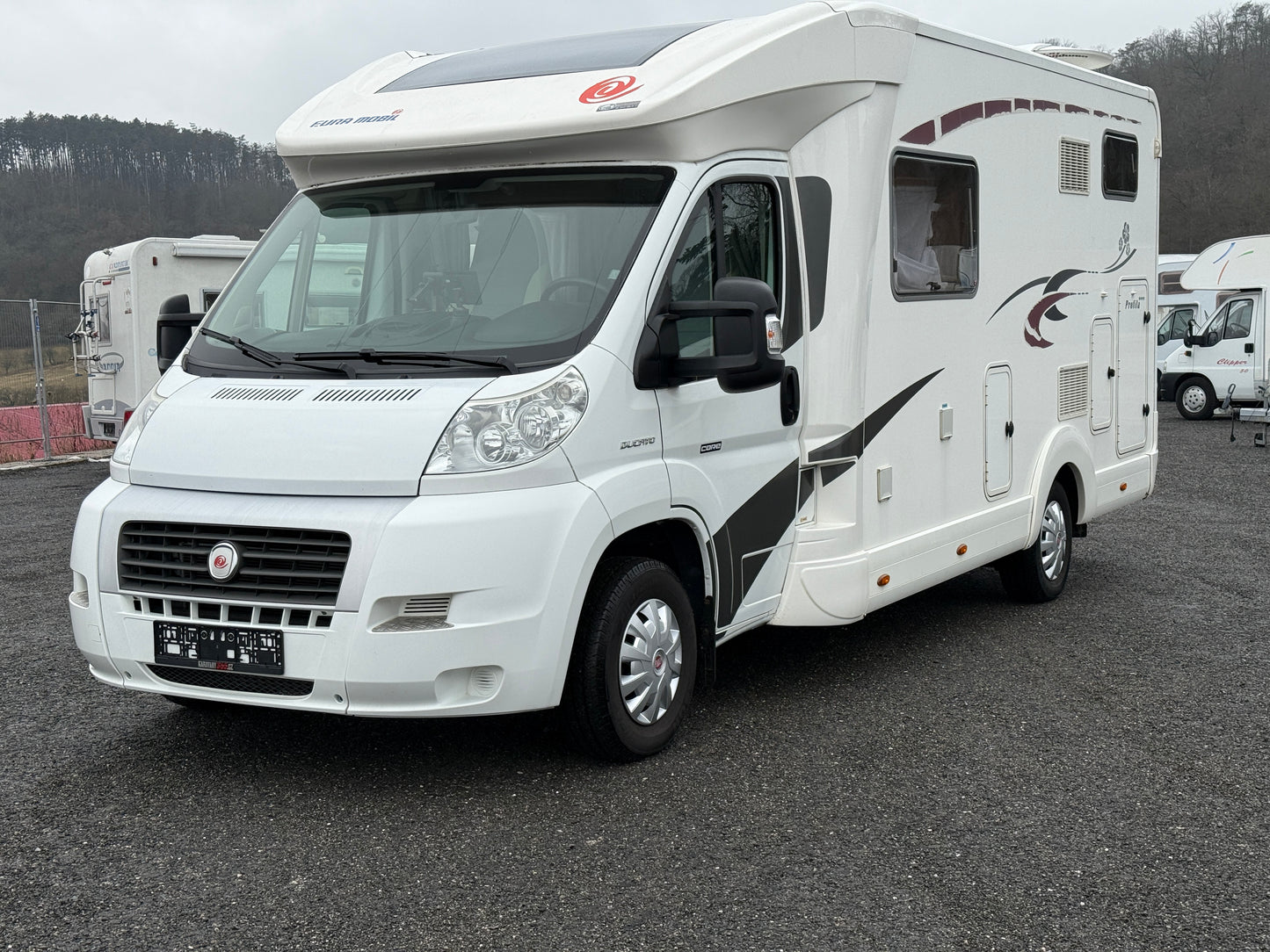 Eura Mobil, 2.3 jtd, solár, sjížděcí postel, Truma