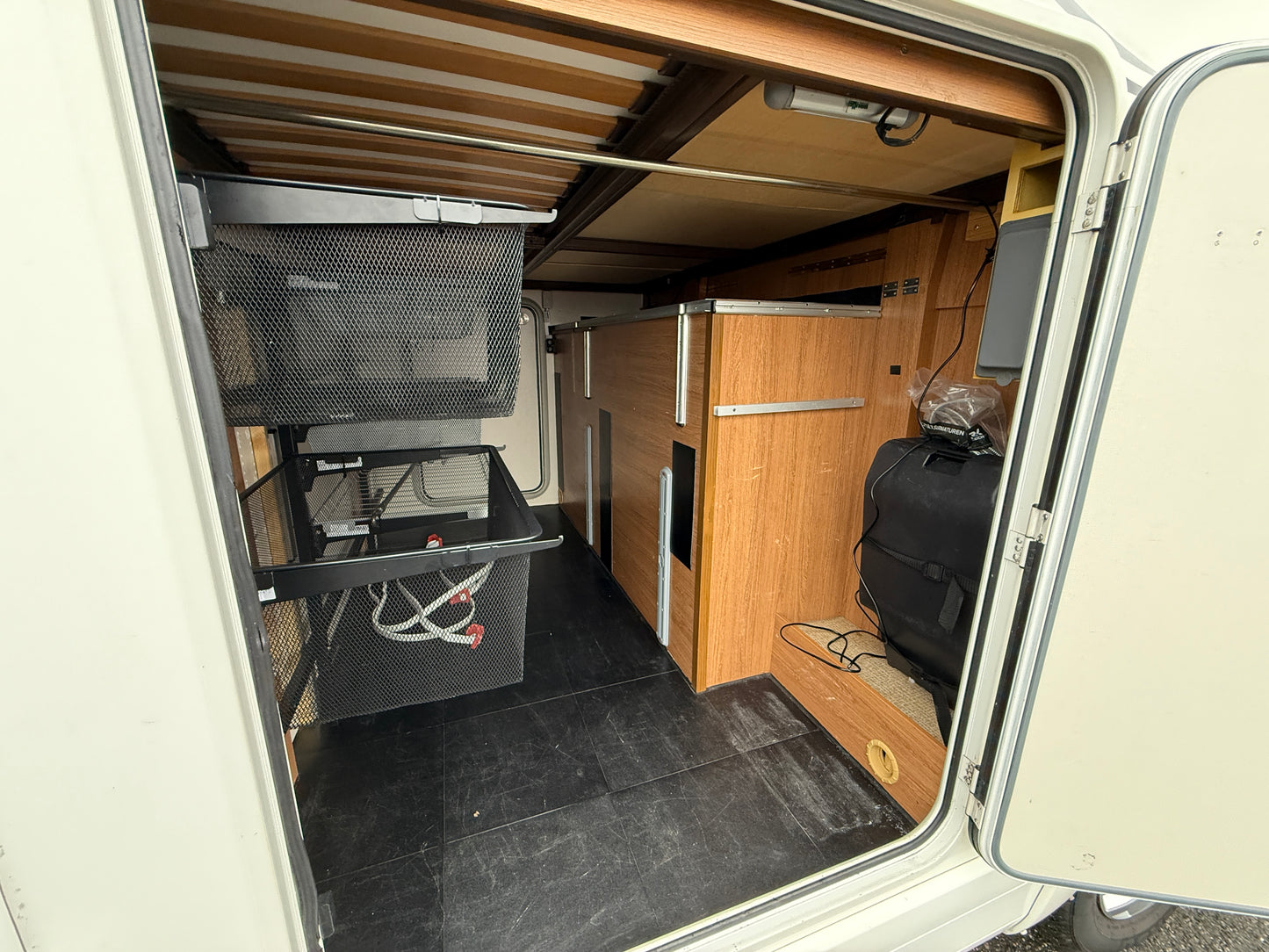 Eura Mobil, 2.3 jtd, solár, sjížděcí postel, Truma