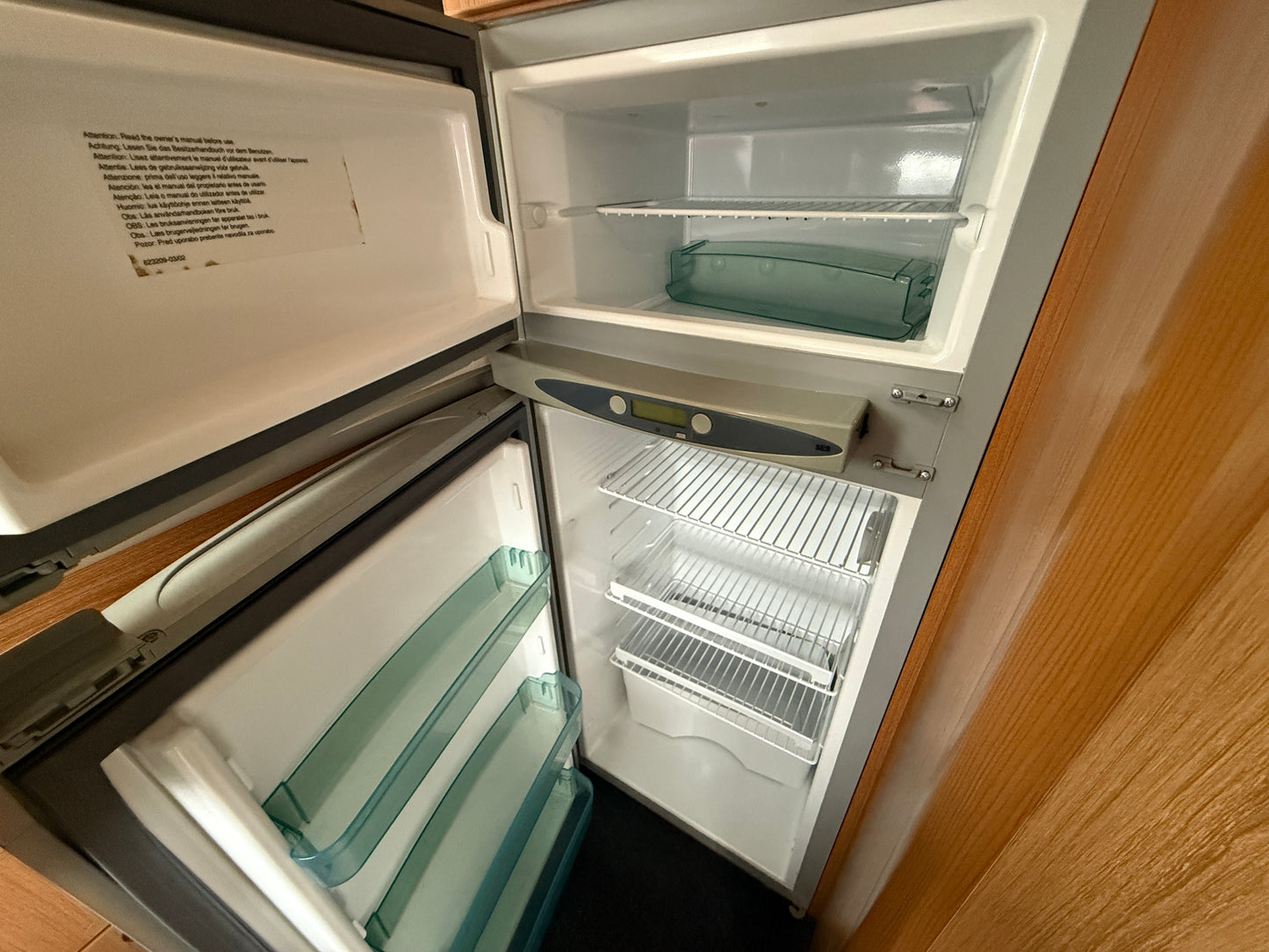 Eura Mobil, 2.3 jtd, solár, sjížděcí postel, Truma