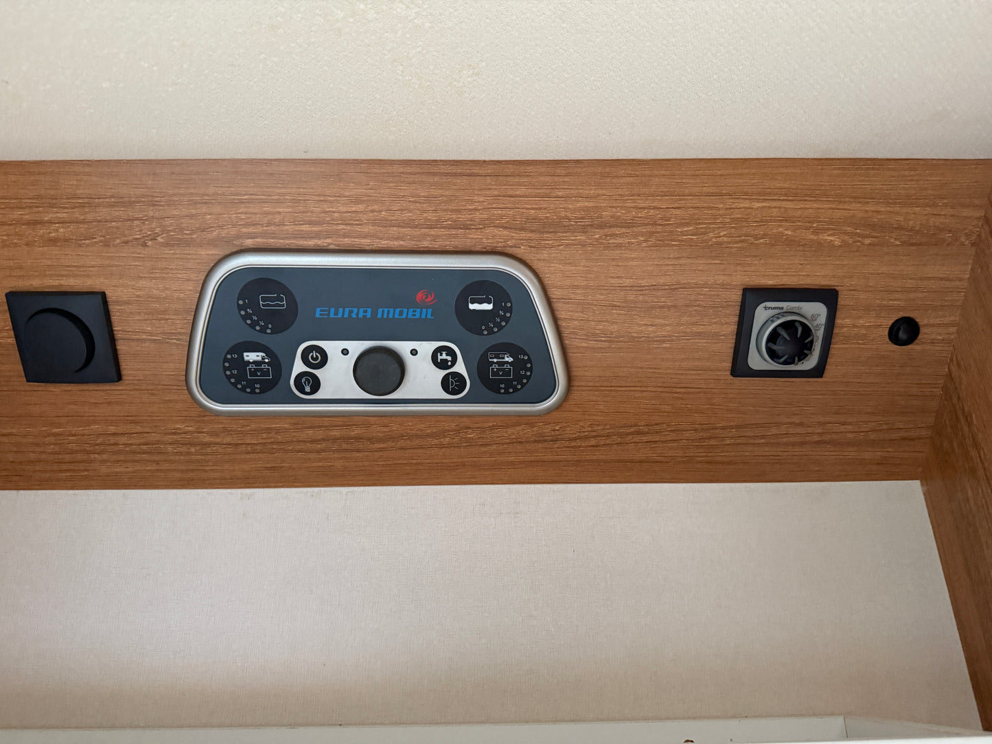 Eura Mobil, 2.3 jtd, solár, sjížděcí postel, Truma