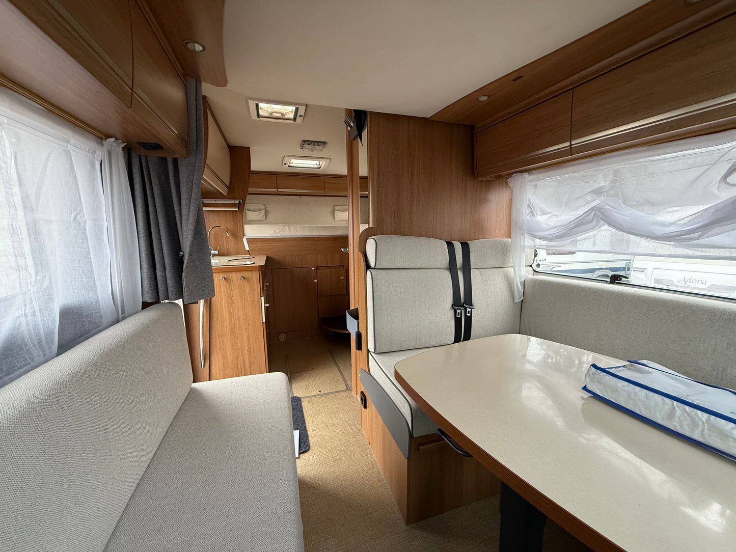 Eura Mobil, 2.3 jtd, solár, sjížděcí postel, Truma