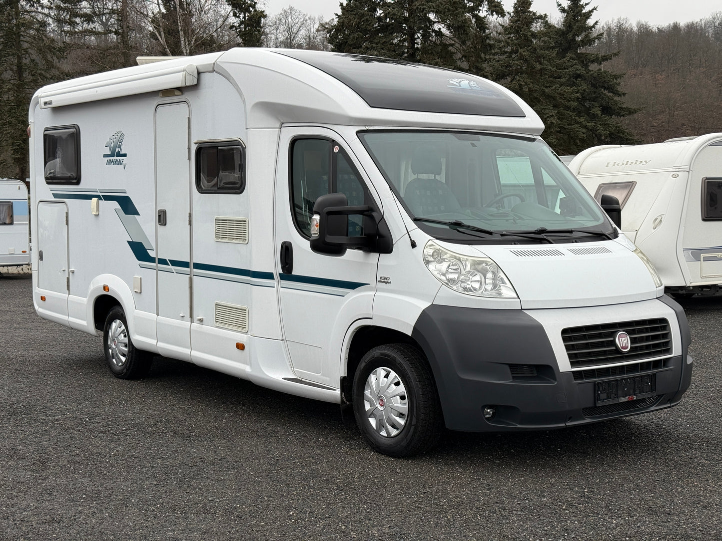 Weinsberg Imperiale, podelné postele, solár 2x, tažné, 2.3 jtd