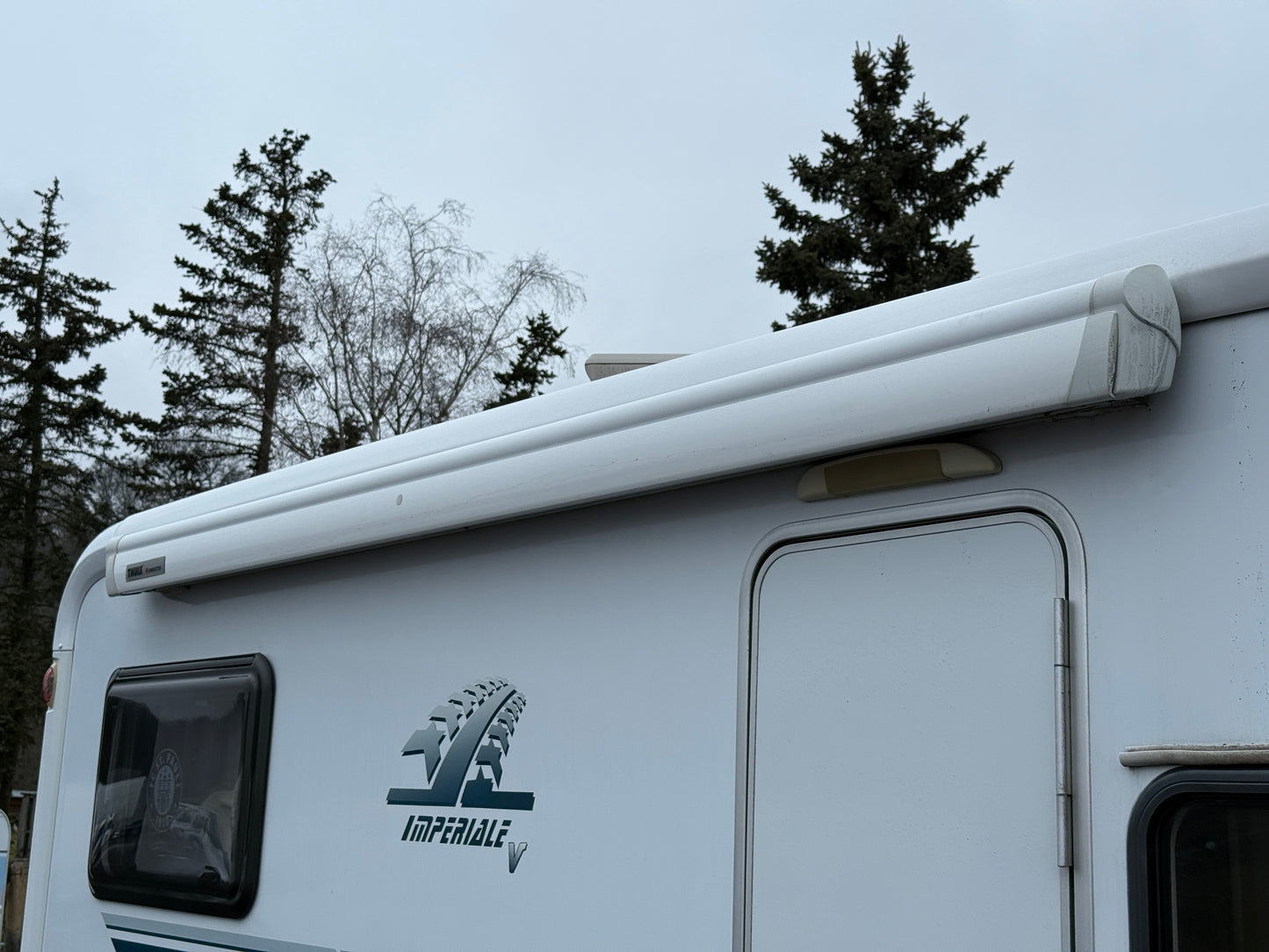 Weinsberg Imperiale, podelné postele, solár 2x, tažné, 2.3 jtd