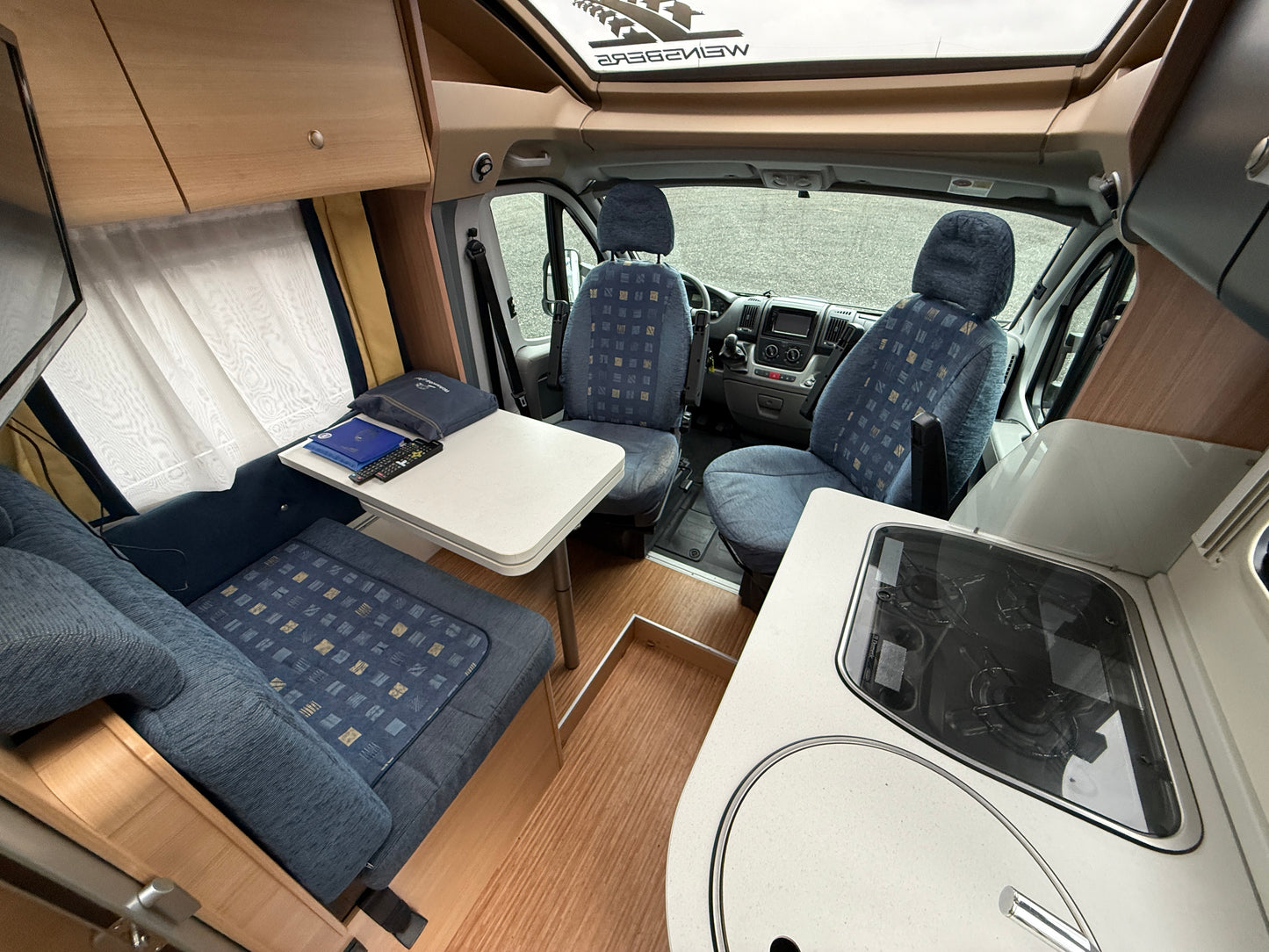 Weinsberg Imperiale, podelné postele, solár 2x, tažné, 2.3 jtd