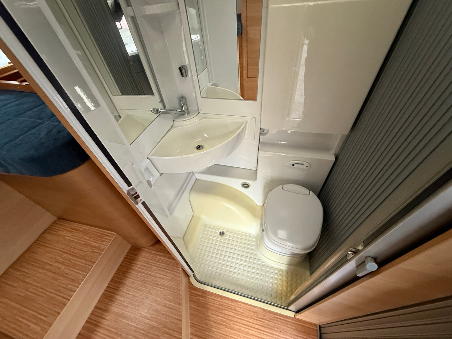 Weinsberg Imperiale, podelné postele, solár 2x, tažné, 2.3 jtd