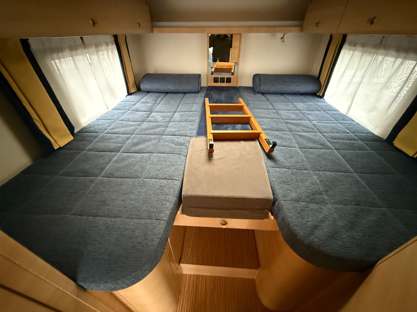 Weinsberg Imperiale, podelné postele, solár 2x, tažné, 2.3 jtd