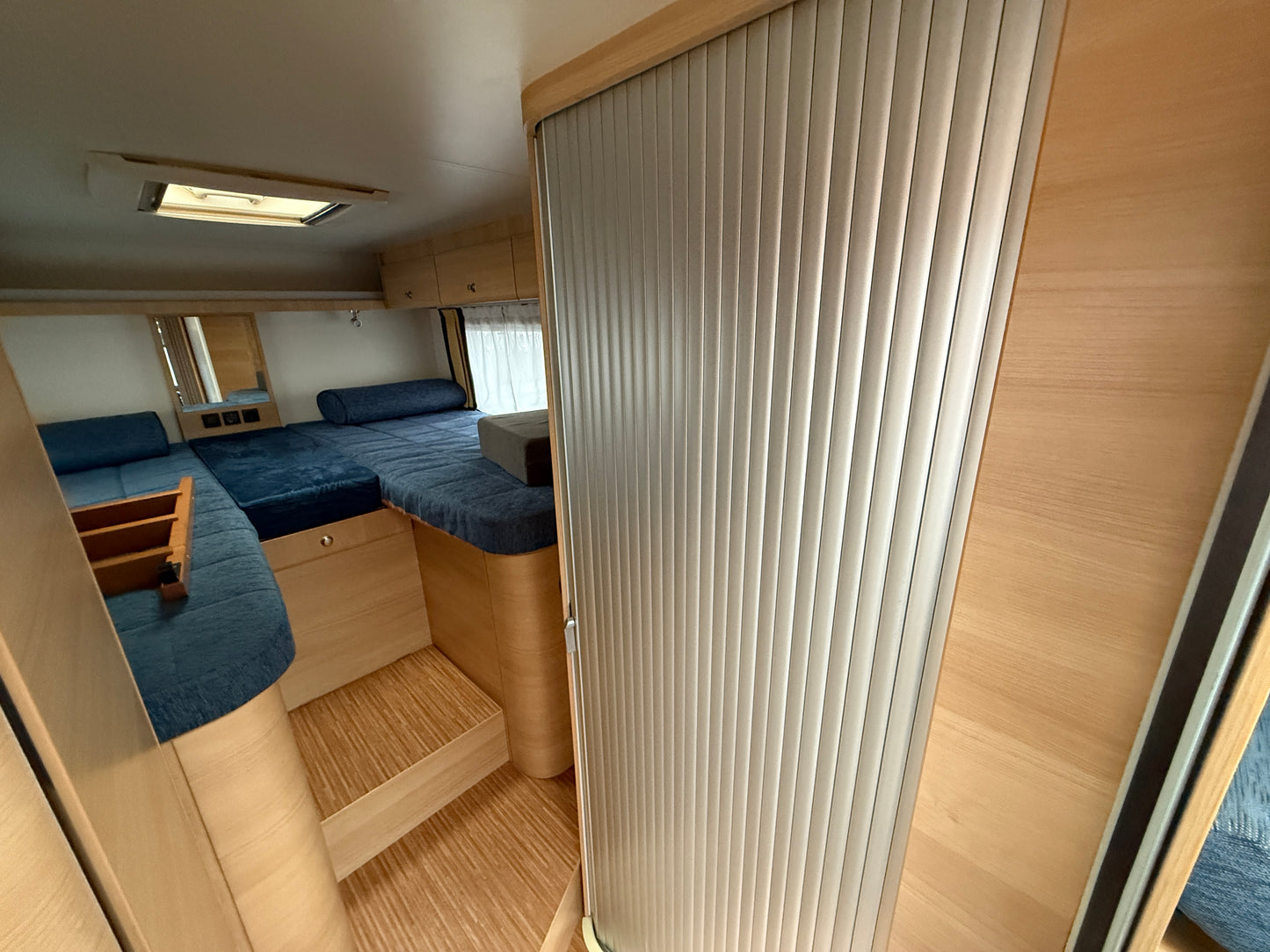 Weinsberg Imperiale, podelné postele, solár 2x, tažné, 2.3 jtd