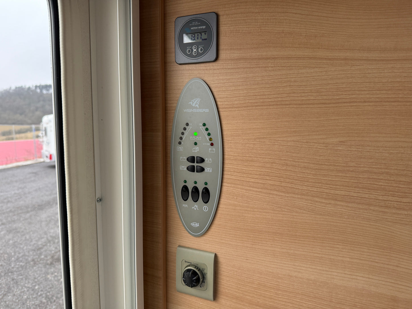 Weinsberg Imperiale, podelné postele, solár 2x, tažné, 2.3 jtd