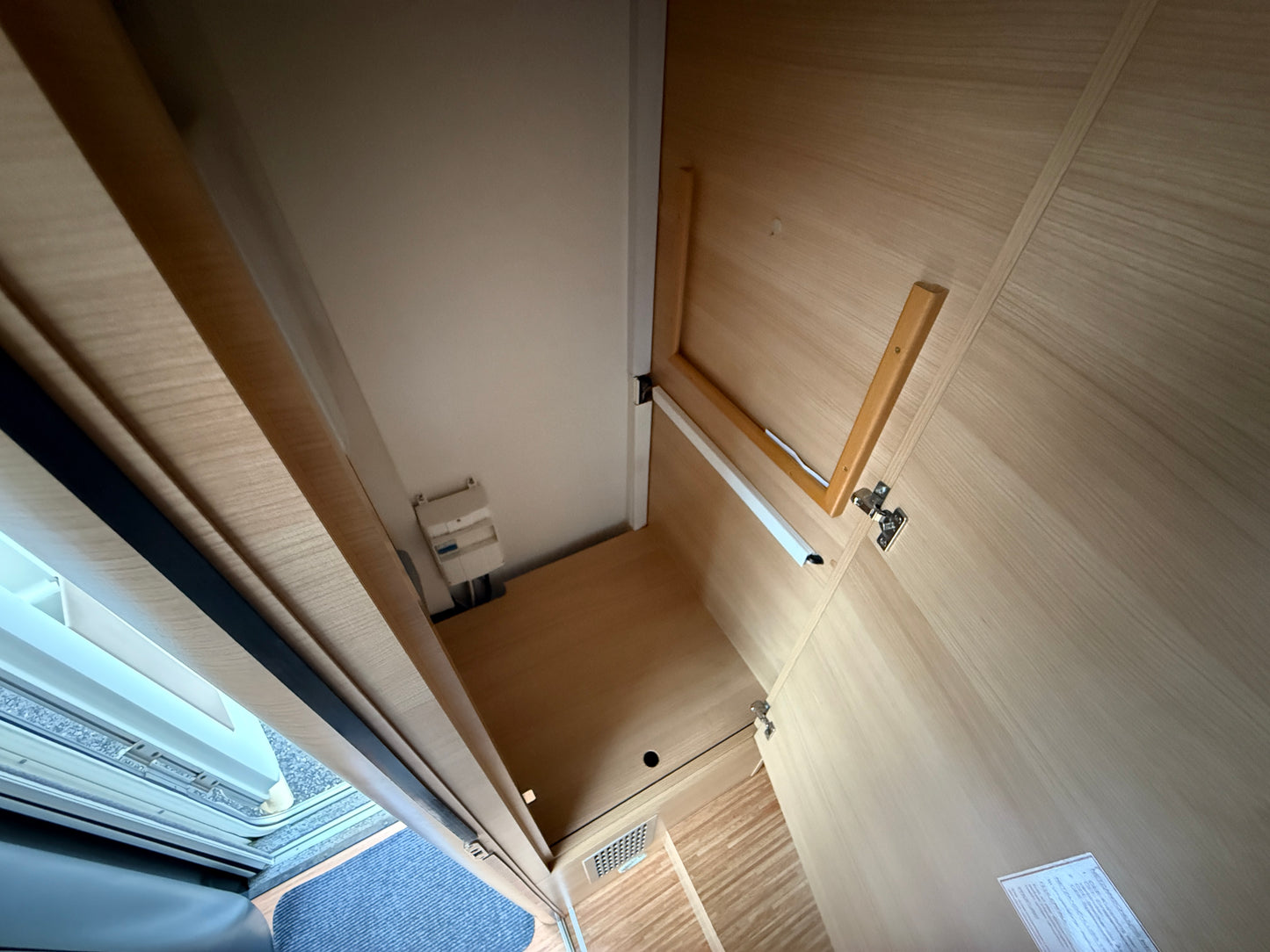 Weinsberg Imperiale, podelné postele, solár 2x, tažné, 2.3 jtd