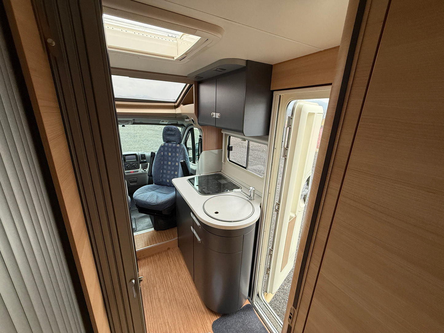 Weinsberg Imperiale, podelné postele, solár 2x, tažné, 2.3 jtd