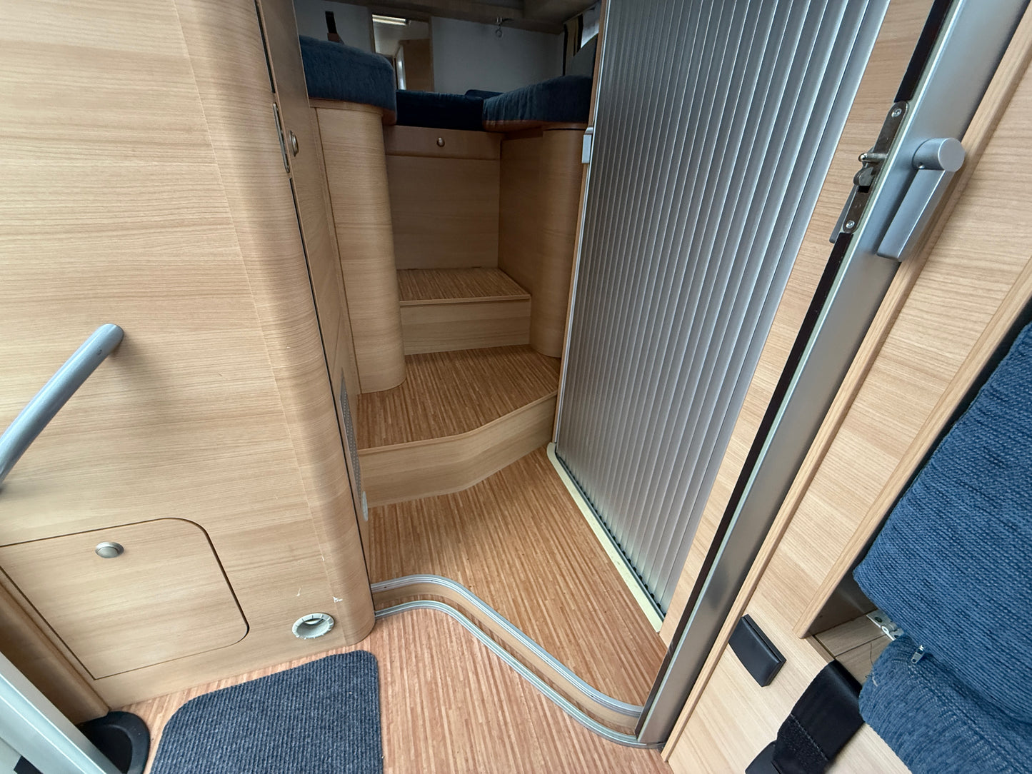 Weinsberg Imperiale, podelné postele, solár 2x, tažné, 2.3 jtd