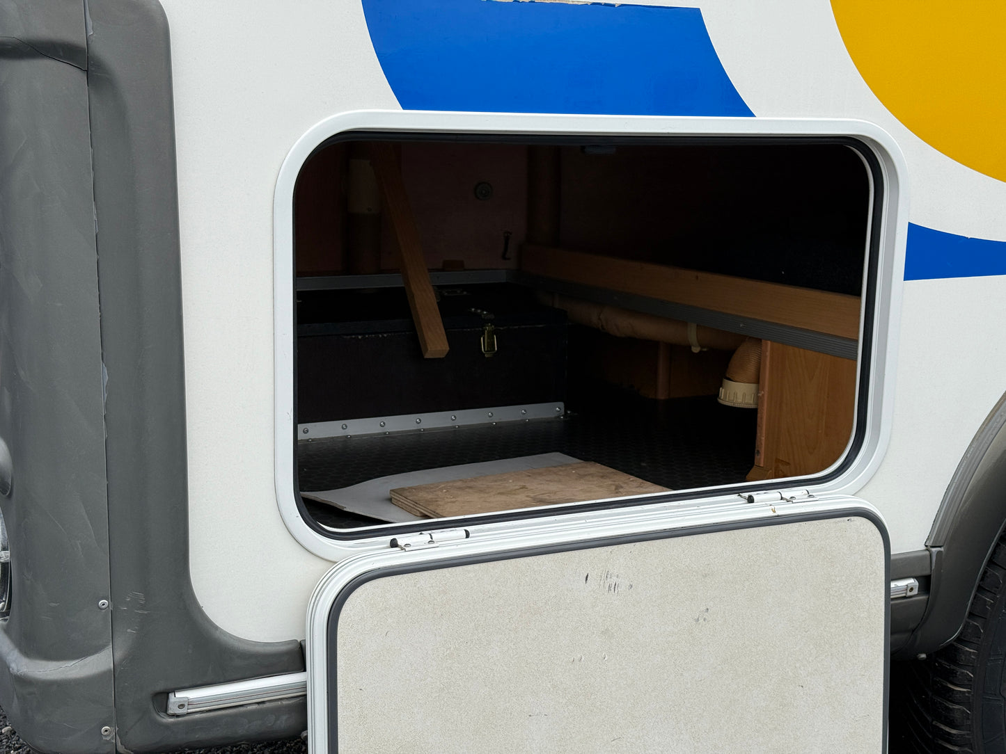 Eura Mobil, expediční úprava, LPG generátor, solár - REZERVACE