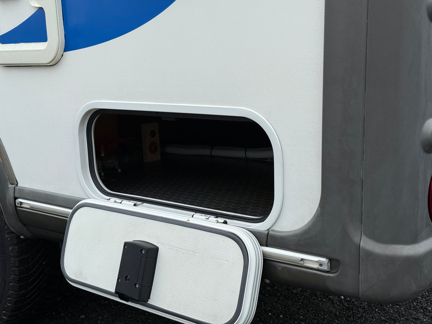 Eura Mobil, expediční úprava, LPG generátor, solár - REZERVACE