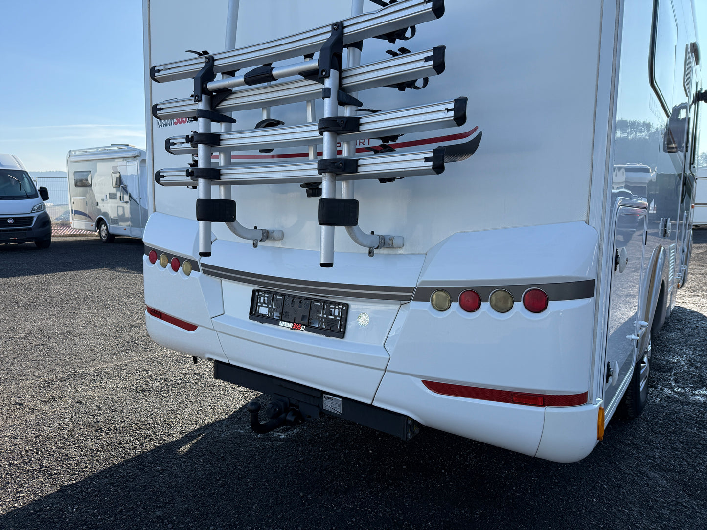 LMC Explorer Sport I 615, markýza, tažné zařízení, 2019, 4 osoby