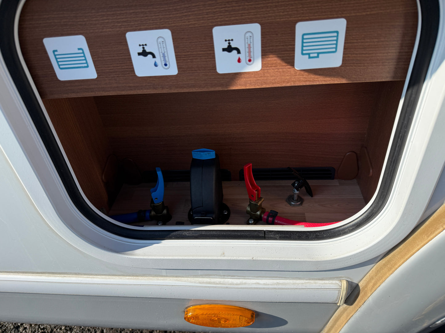 LMC Explorer Sport I 615, markýza, tažné zařízení, 2019, 4 osoby