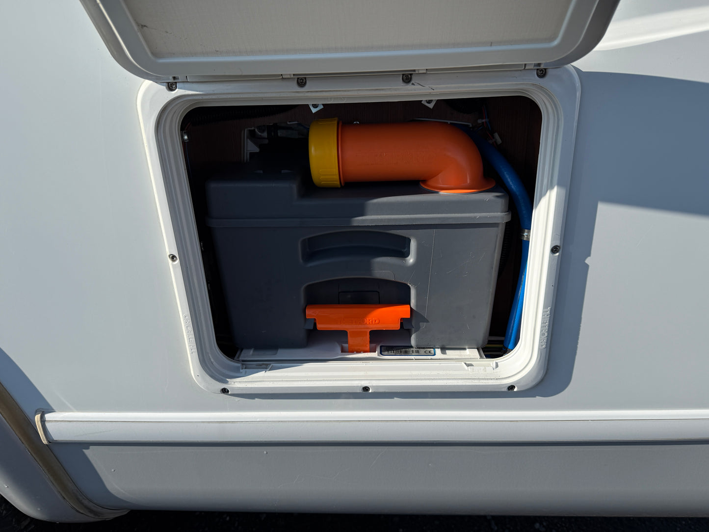 LMC Explorer Sport I 615, markýza, tažné zařízení, 2019, 4 osoby