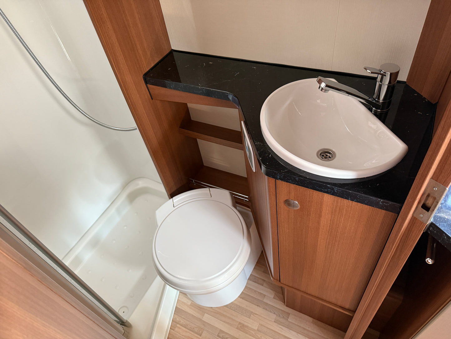 LMC Explorer Sport I 615, markýza, tažné zařízení, 2019, 4 osoby