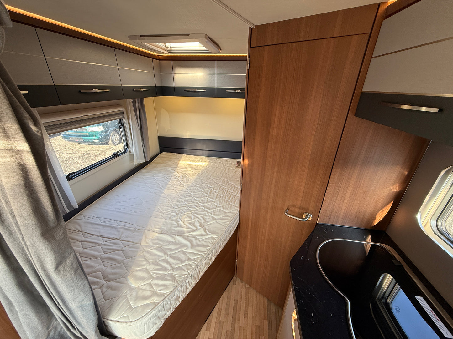 LMC Explorer Sport I 615, markýza, tažné zařízení, 2019, 4 osoby