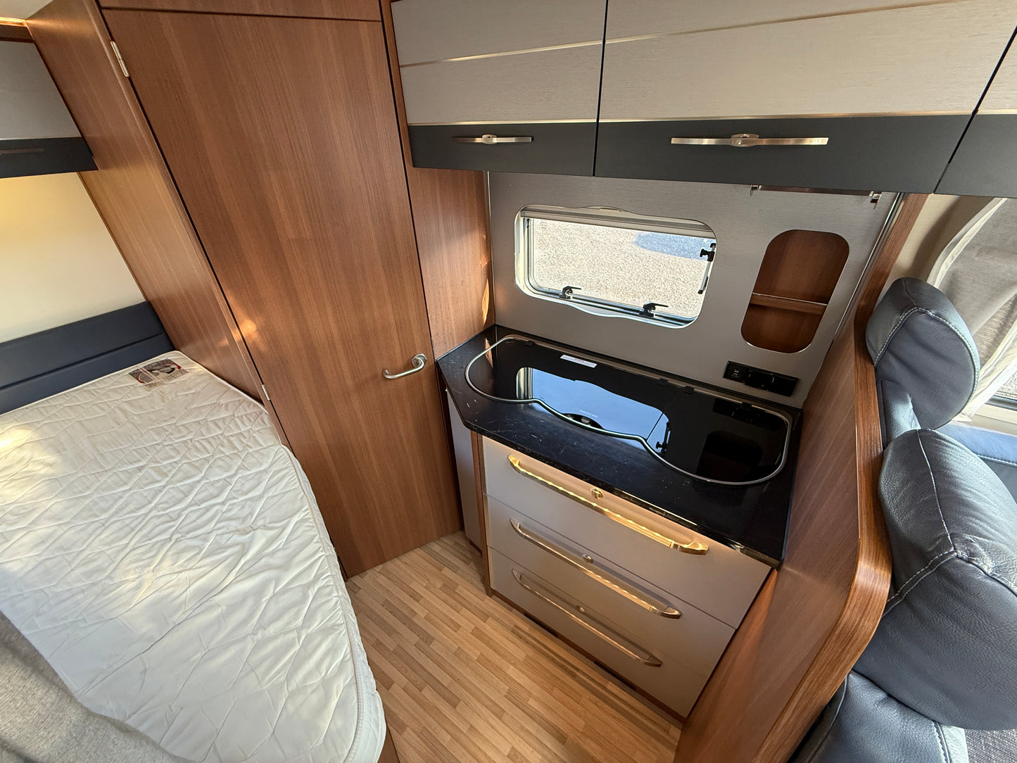 LMC Explorer Sport I 615, markýza, tažné zařízení, 2019, 4 osoby