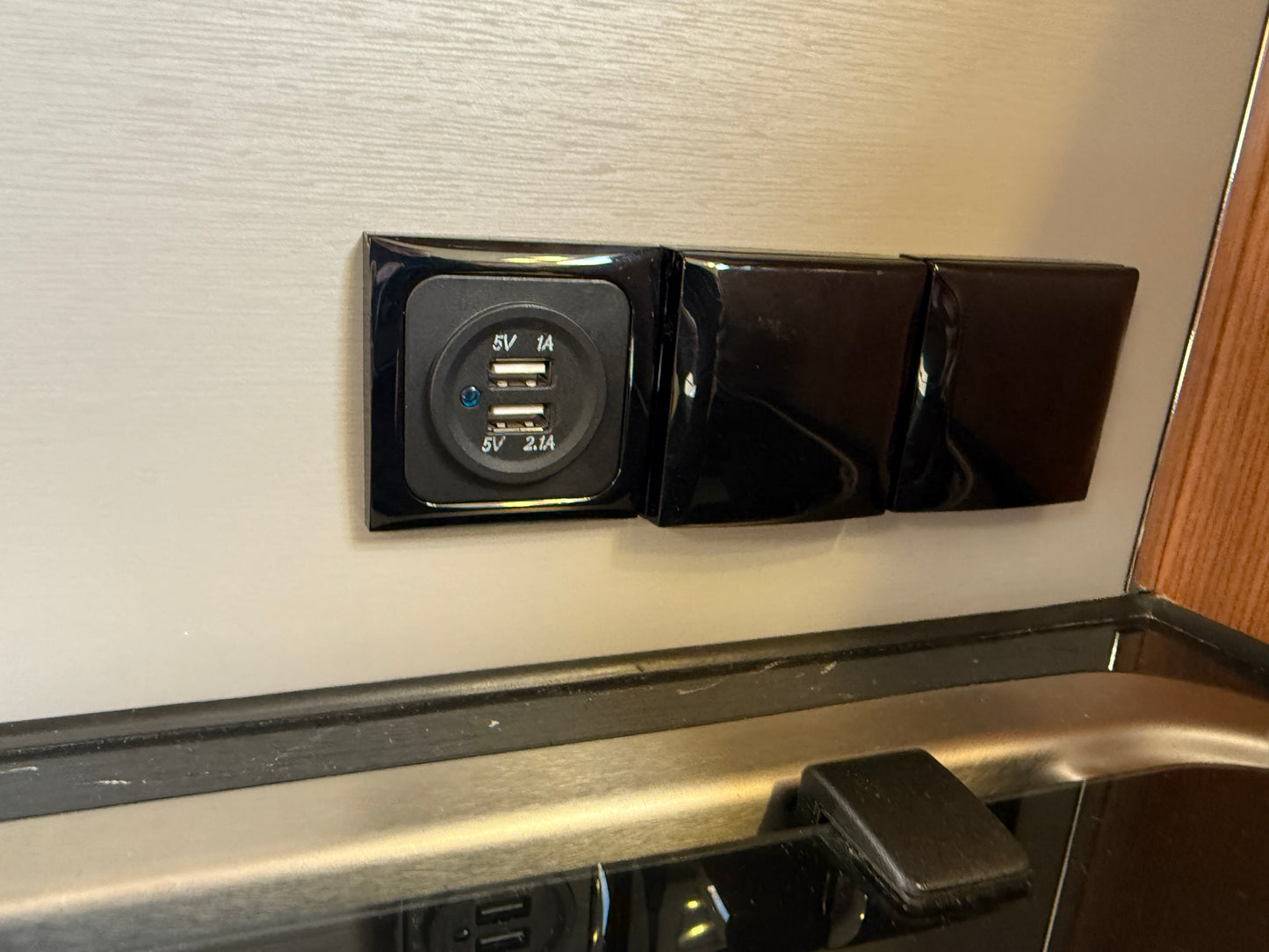 LMC Explorer Sport I 615, markýza, tažné zařízení, 2019, 4 osoby