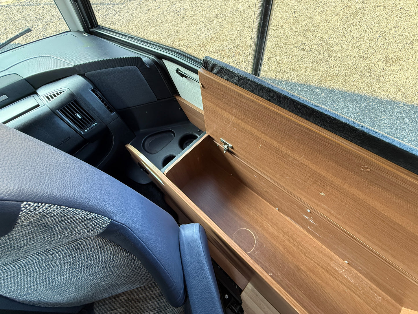 LMC Explorer Sport I 615, markýza, tažné zařízení, 2019, 4 osoby