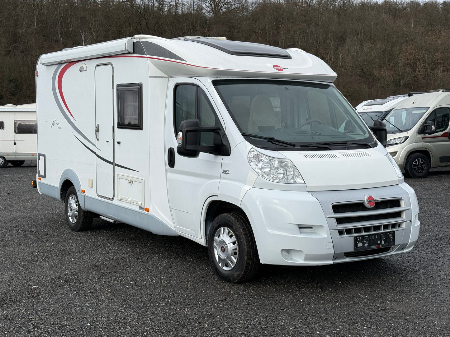 Bürstner Nexxo T580, 2011, 3 osoby, držák motorky