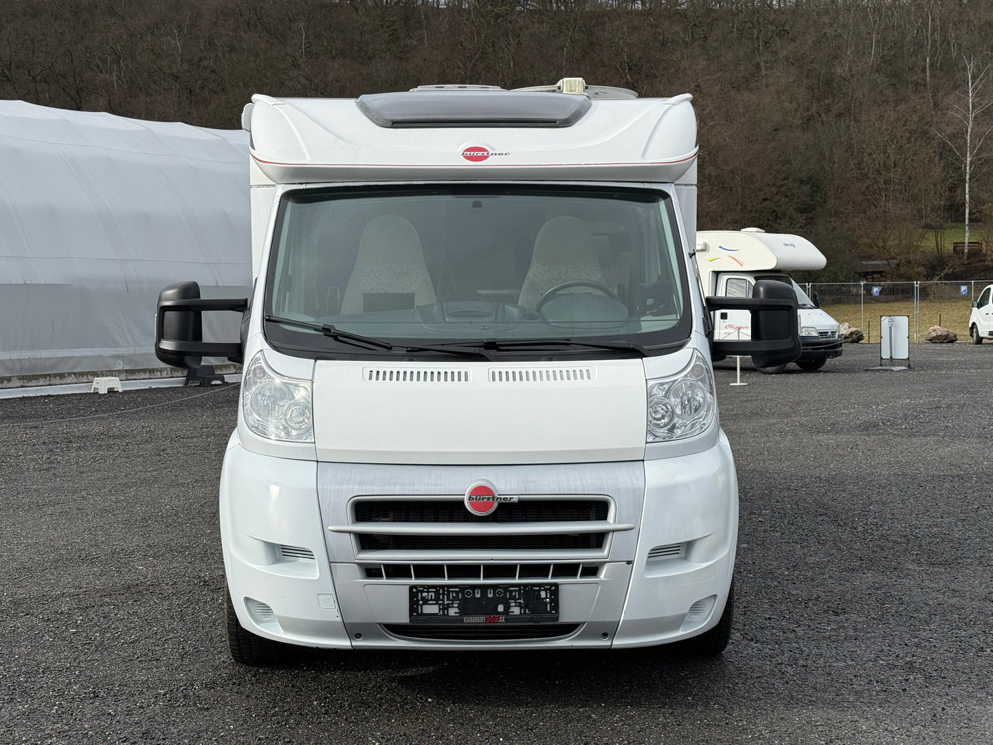 Bürstner Nexxo T580, 2011, 3 osoby, držák motorky